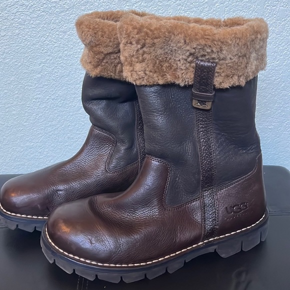 UGG BOOTS 🥾 SIZE 11 - Picture 1 of 8